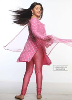Hansika Motwani feet photo thumbnail