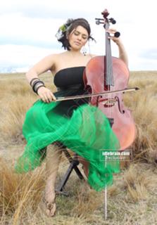 Hansika Motwani feet photo thumbnail