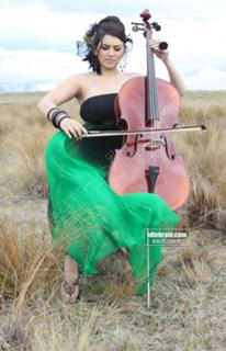 Hansika Motwani feet photo thumbnail