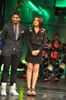 Hansika Motwani feet photo thumbnail