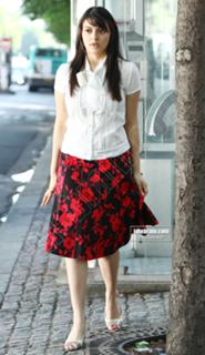 Hansika Motwani feet photo thumbnail