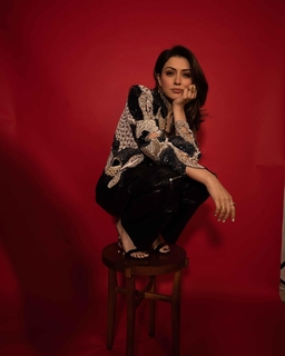 Hansika Motwani feet photo thumbnail