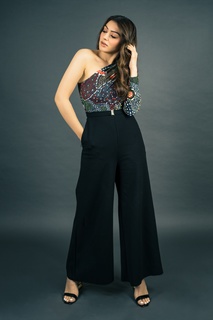 Hansika Motwani feet photo thumbnail