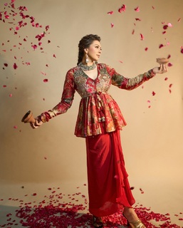 Hansika Motwani feet photo thumbnail