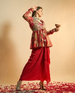 Hansika Motwani feet photo thumbnail