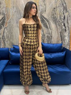 Hansika Motwani feet photo thumbnail