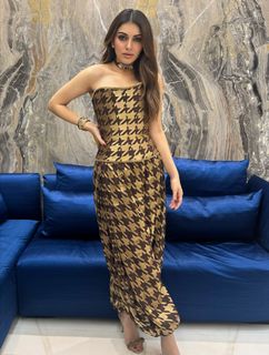 Hansika Motwani feet photo thumbnail