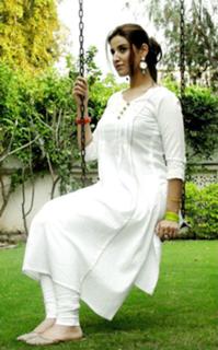 Hareem Farooq feet photo 18