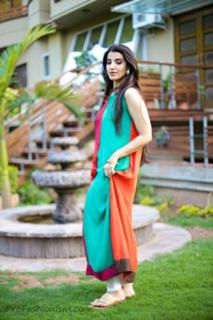 Hareem Farooq feet photo 15