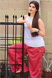 Hareem Farooq feet photo 7