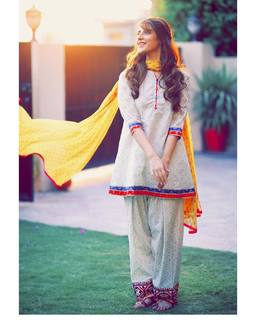 Hareem Farooq feet photo 7