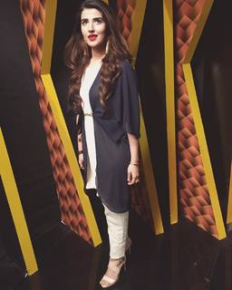 Hareem Farooq feet photo 4