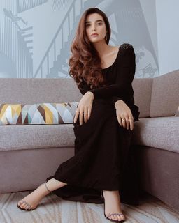 Hareem Farooq feet photo 17