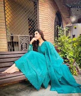 Hareem Farooq feet photo 14