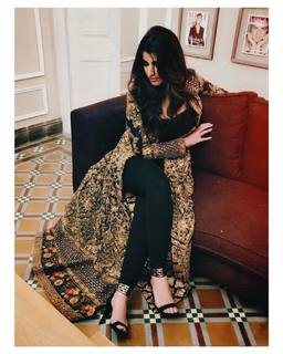 Hareem Farooq feet photo 11