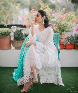 Hareem Farooq feet photo 9