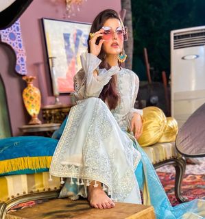 Hareem Farooq feet photo 8