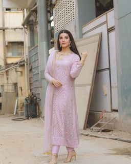 Hareem Farooq feet photo 5