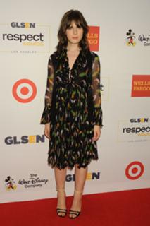 Hari Nef feet photo 18