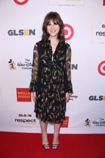 Hari Nef feet photo 17