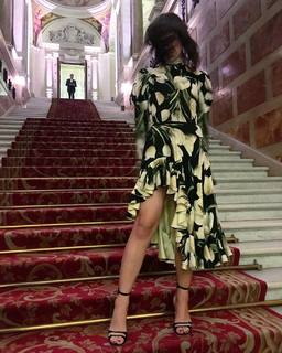 Hari Nef feet photo 9