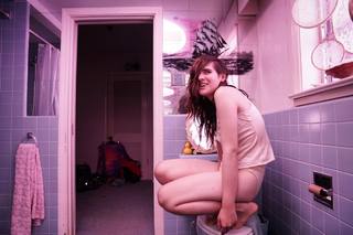 Hari Nef feet photo 5