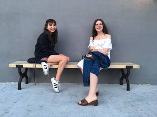 Hari Nef feet photo 4