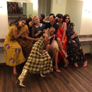 Hari Nef feet photo 3