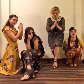 Hari Nef feet photo 2