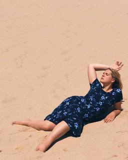 Hari Nef feet photo 8
