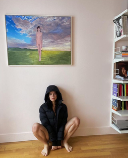 Hari Nef feet photo 5
