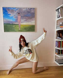 Hari Nef feet photo 3