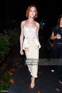 Hari Nef feet photo 13