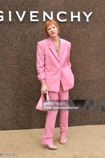 Hari Nef feet photo 11
