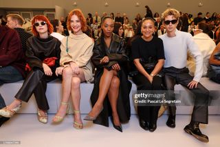 Hari Nef feet photo 8