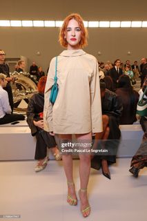 Hari Nef feet photo 7