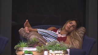 Hariany Almeida feet photo thumbnail