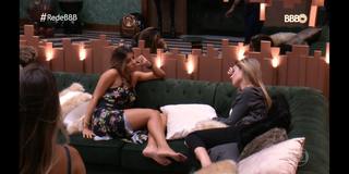 Hariany Almeida feet photo thumbnail
