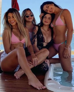 Hariany Almeida feet photo thumbnail