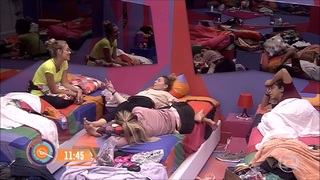 Hariany Almeida feet photo thumbnail