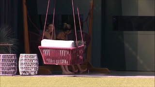 Hariany Almeida feet photo thumbnail