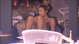 Hariany Almeida feet photo thumbnail