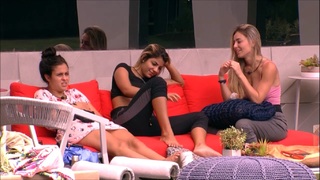 Hariany Almeida feet photo thumbnail