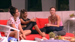 Hariany Almeida feet photo thumbnail