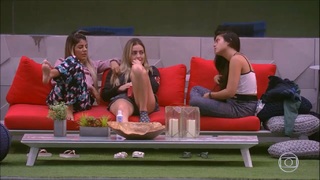 Hariany Almeida feet photo thumbnail