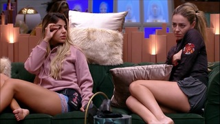 Hariany Almeida feet photo thumbnail