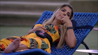Hariany Almeida feet photo thumbnail