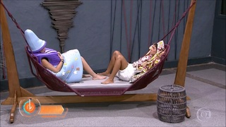 Hariany Almeida feet photo thumbnail