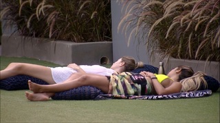 Hariany Almeida feet photo thumbnail