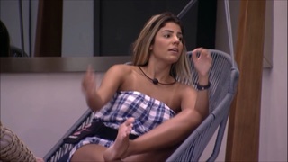 Hariany Almeida feet photo thumbnail